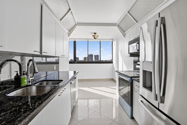 20185 E Country Club Drive 1405, Aventura, FL 33180