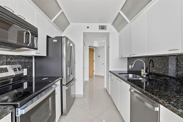20185 E Country Club Drive 1405, Aventura, FL 33180