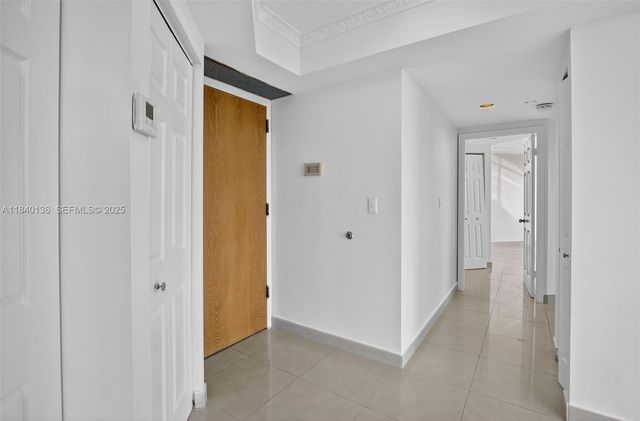 20185 E Country Club Drive 1405, Aventura, FL 33180