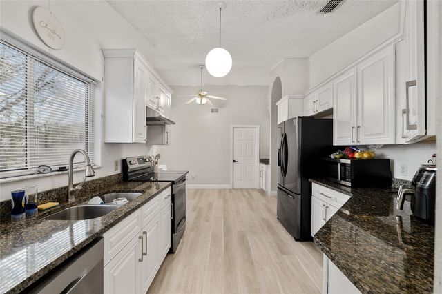 306 OAK TRACK RADIAL, Ocala, FL 34472