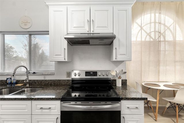 306 OAK TRACK RADIAL, Ocala, FL 34472