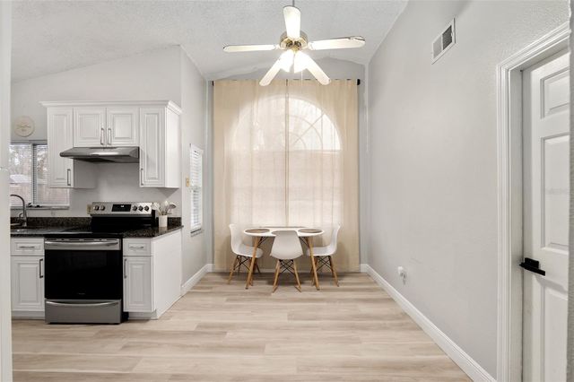 306 OAK TRACK RADIAL, Ocala, FL 34472