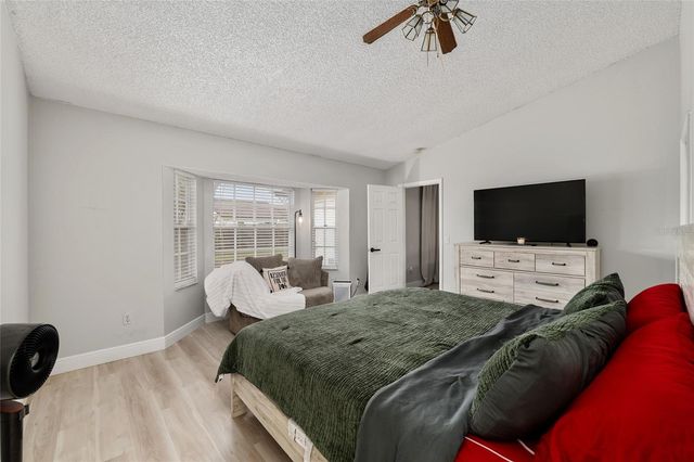 306 OAK TRACK RADIAL, Ocala, FL 34472