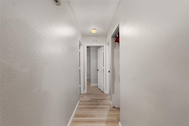 306 OAK TRACK RADIAL, Ocala, FL 34472