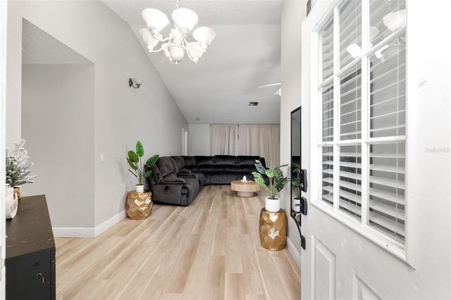 306 OAK TRACK RADIAL, Ocala, FL 34472