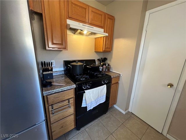 1009 Cold Stream Drive, Las Vegas, NV 89110