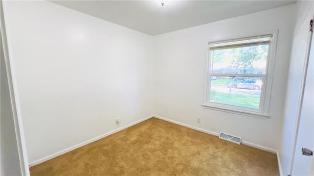 204 N Park Drive, Belton, MO 64012