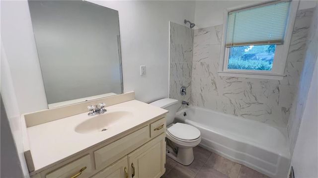204 N Park Drive, Belton, MO 64012