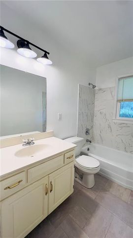 204 N Park Drive, Belton, MO 64012