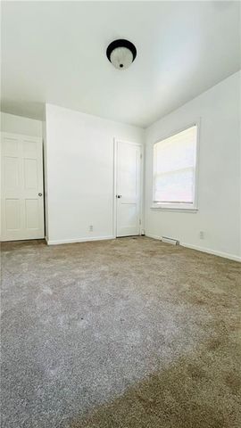 204 N Park Drive, Belton, MO 64012