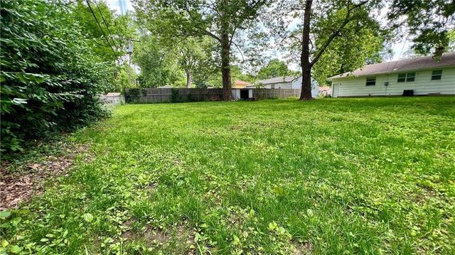 204 N Park Drive, Belton, MO 64012