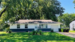 204 N Park Drive, Belton, MO 64012