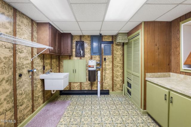 12084 Tanglewood Drive, Glade Spring, VA 24340