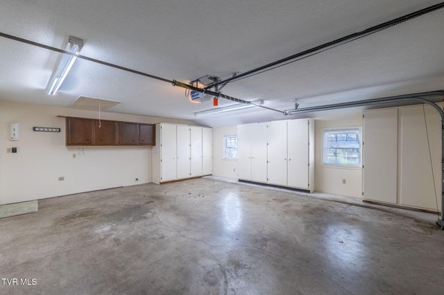 12084 Tanglewood Drive, Glade Spring, VA 24340