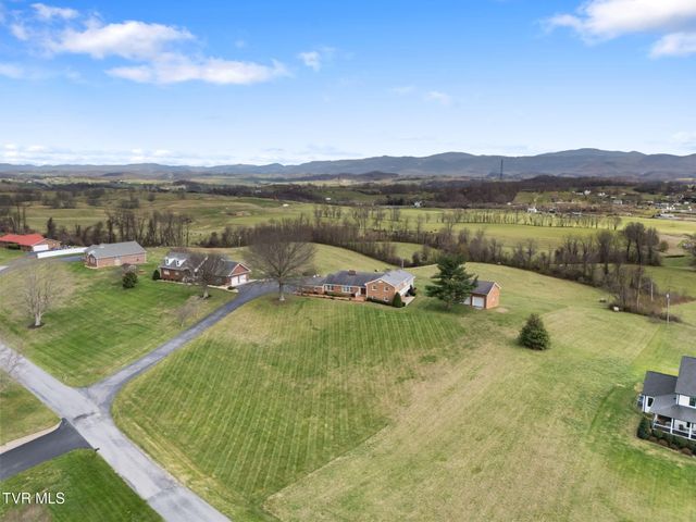 12084 Tanglewood Drive, Glade Spring, VA 24340