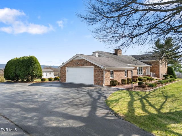 12084 Tanglewood Drive, Glade Spring, VA 24340