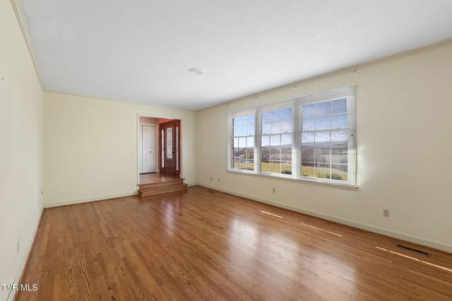 12084 Tanglewood Drive, Glade Spring, VA 24340