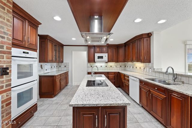 12084 Tanglewood Drive, Glade Spring, VA 24340