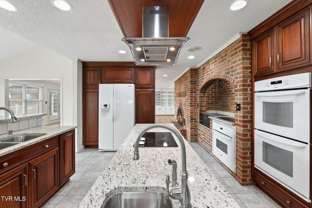 12084 Tanglewood Drive, Glade Spring, VA 24340
