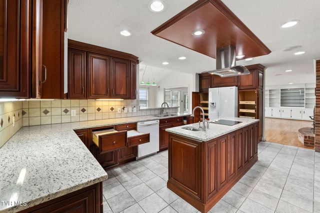 12084 Tanglewood Drive, Glade Spring, VA 24340