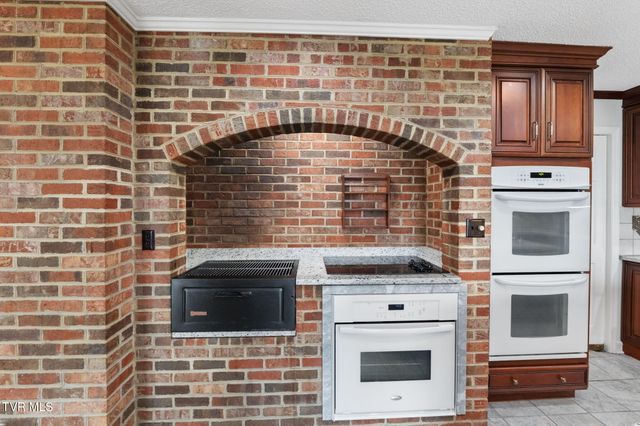 12084 Tanglewood Drive, Glade Spring, VA 24340