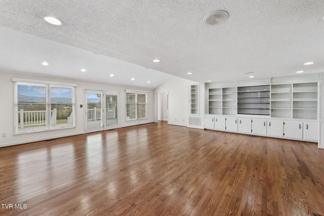 12084 Tanglewood Drive, Glade Spring, VA 24340