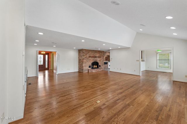12084 Tanglewood Drive, Glade Spring, VA 24340