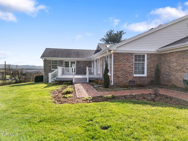 12084 Tanglewood Drive, Glade Spring, VA 24340