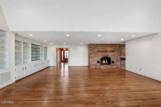 12084 Tanglewood Drive, Glade Spring, VA 24340