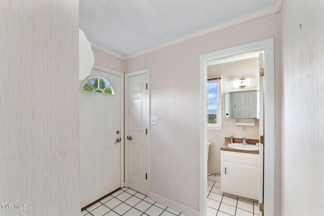 12084 Tanglewood Drive, Glade Spring, VA 24340