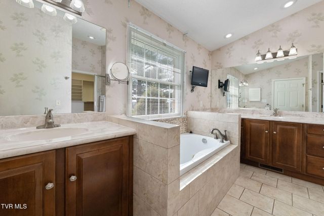 12084 Tanglewood Drive, Glade Spring, VA 24340