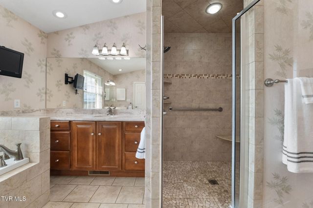 12084 Tanglewood Drive, Glade Spring, VA 24340