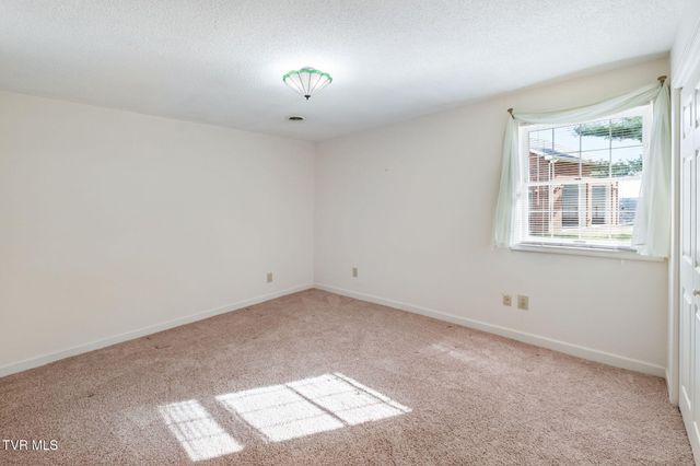 12084 Tanglewood Drive, Glade Spring, VA 24340