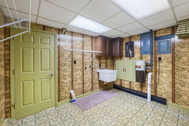 12084 Tanglewood Drive, Glade Spring, VA 24340
