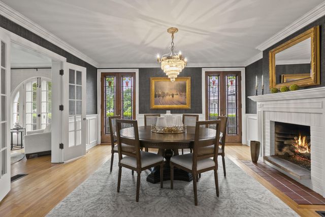 1875 Roxbury Road, Upper Arlington, OH 43212