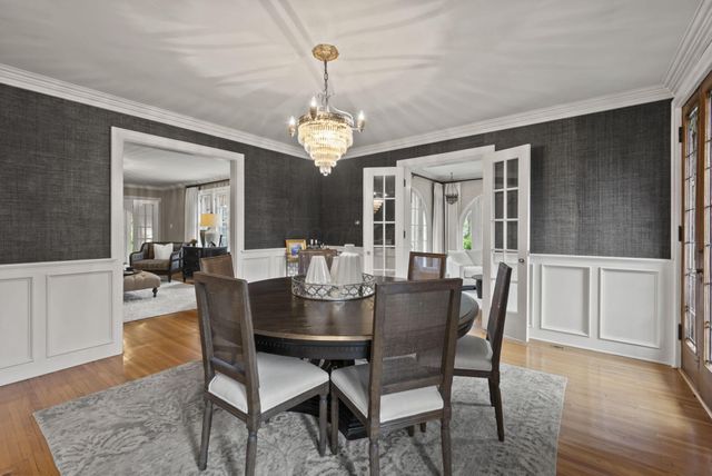 1875 Roxbury Road, Upper Arlington, OH 43212