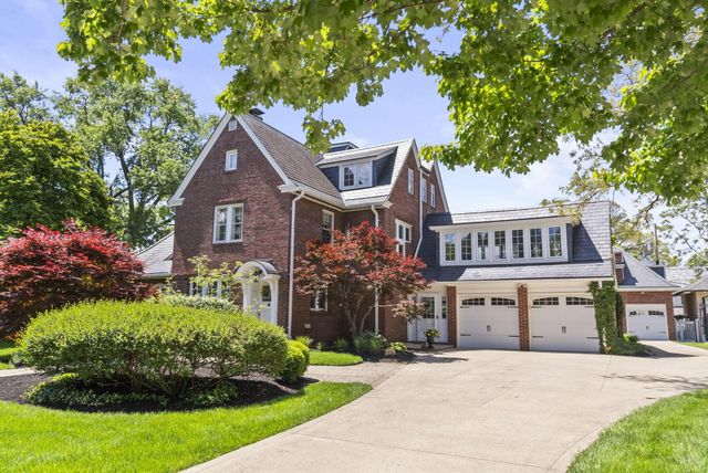 1875 Roxbury Road, Upper Arlington, OH 43212