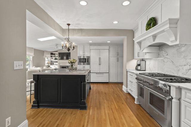 1875 Roxbury Road, Upper Arlington, OH 43212