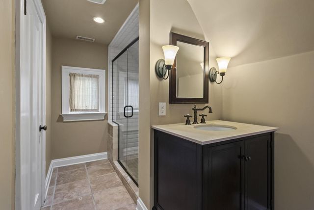 1875 Roxbury Road, Upper Arlington, OH 43212