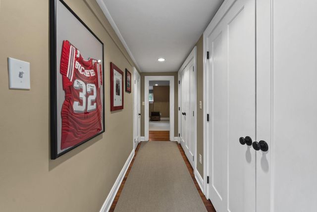 1875 Roxbury Road, Upper Arlington, OH 43212