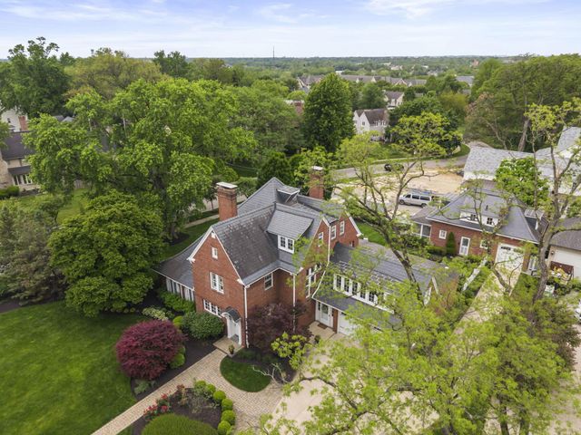 1875 Roxbury Road, Upper Arlington, OH 43212
