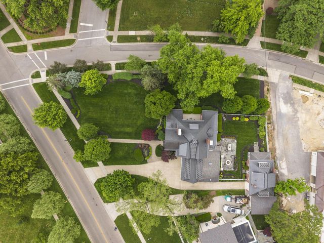 1875 Roxbury Road, Upper Arlington, OH 43212