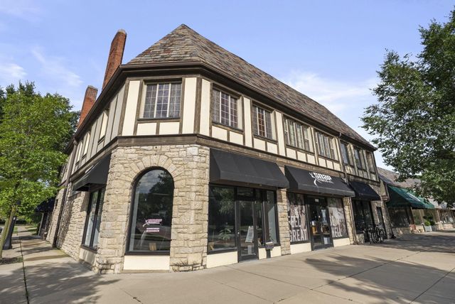 1875 Roxbury Road, Upper Arlington, OH 43212