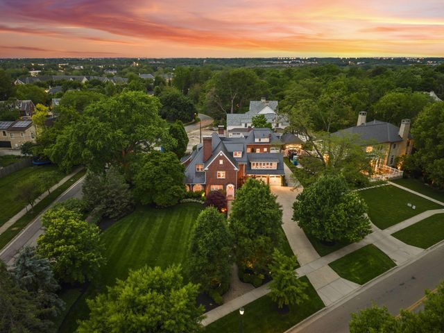 1875 Roxbury Road, Upper Arlington, OH 43212
