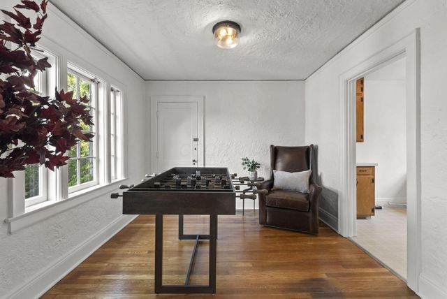 1875 Roxbury Road, Upper Arlington, OH 43212