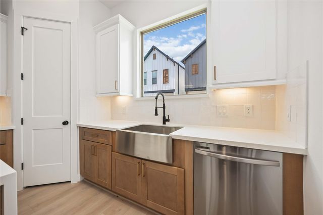 7807 Amelia Road B, Houston, TX 77055