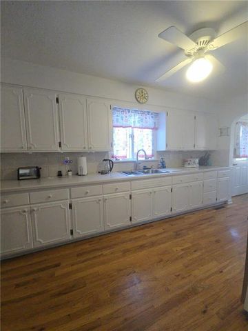 2725 Edmond Street, St Joseph, MO 64501