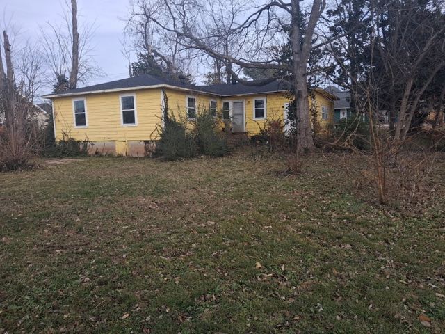 205 NW G Street, Bentonville, AR 72712