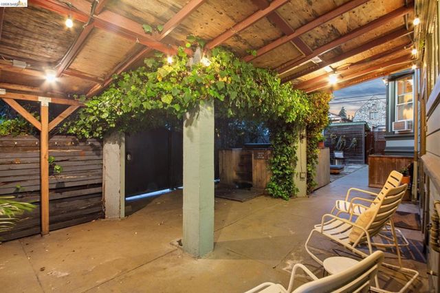 2503 E 16Th St, Oakland, CA 94601