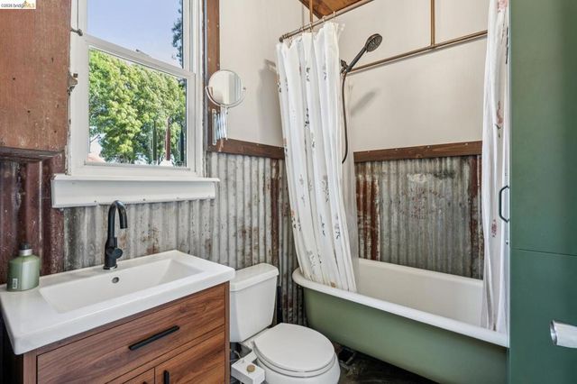 2503 E 16Th St, Oakland, CA 94601